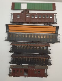 On2 Sandy River Railroad Cars 3 Passenger, 2 Cabooses