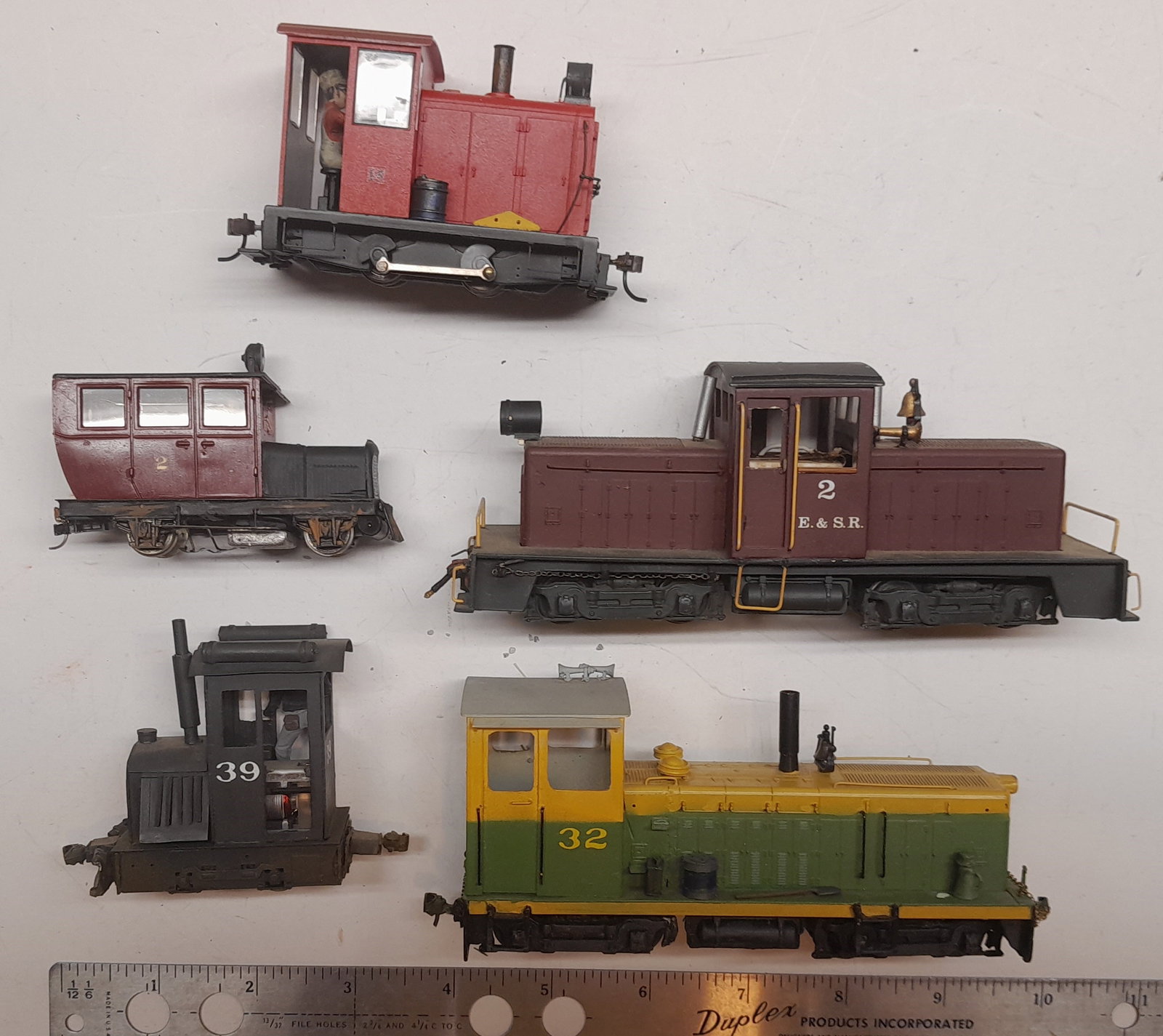 On2 Diesel Locomotives & Critters: On2 diesel Locomotives. 2 look like Athearn HO chassis, One is a Bachmann with re-gauging, 2 critters. Unknown running status. No boxes.