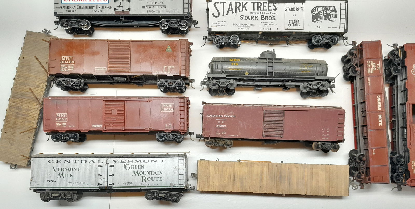O Scale Freight Cars some Plastic some Oldies (13) (1 of 2)