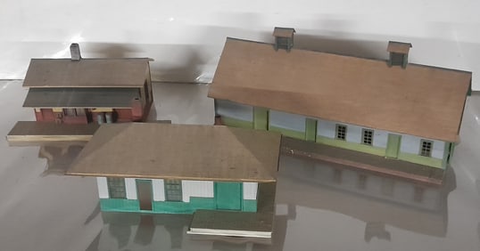 O Scale Structures from a Narrow Gauge Layout (3)
