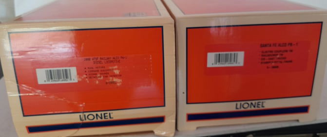 Lionel O Gauge Santa Fe PA-1 & PB-1 Diesel Locomotives