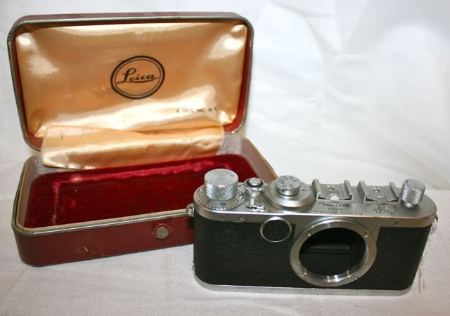 Leica Camera: Leica Camera, 1F (or 1C), no lens, in box