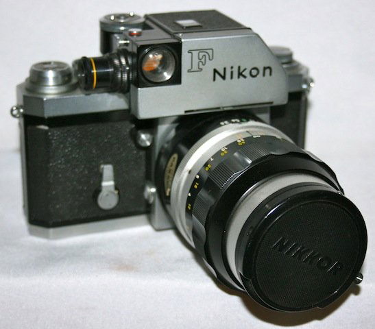 Nikon F: Nikon F - Photomic w/Nikkor-o 135 mm lens, leather case, ser. # 6492508