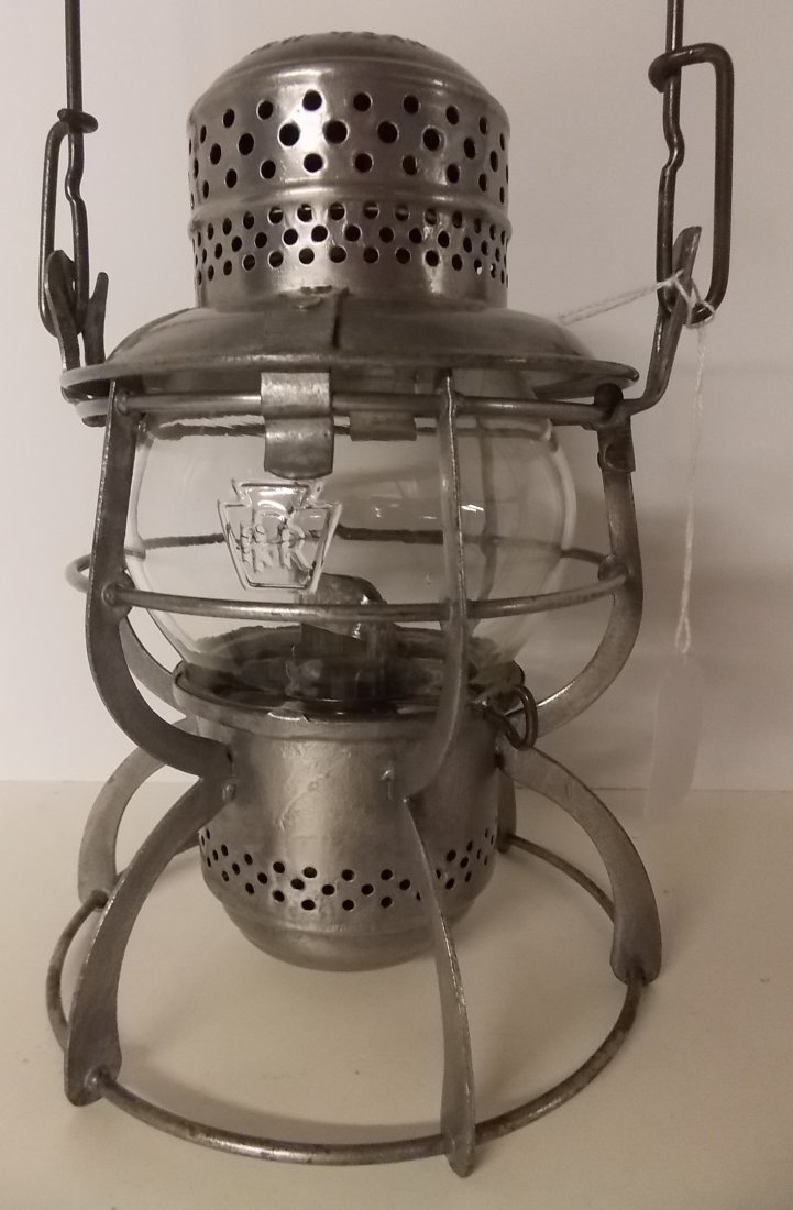 Pennsylvania Railroad Lantern 1925 Armspear (1 of 8)