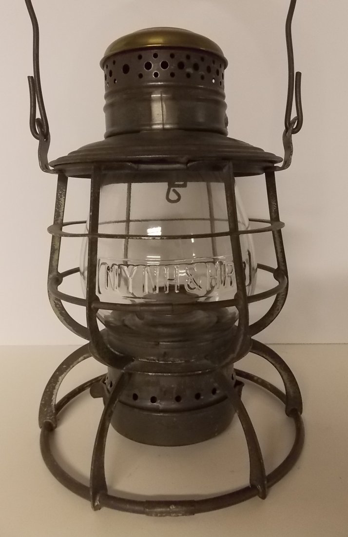 New Haven Railroad Brasstop Lantern Cast Globe (1 of 8)