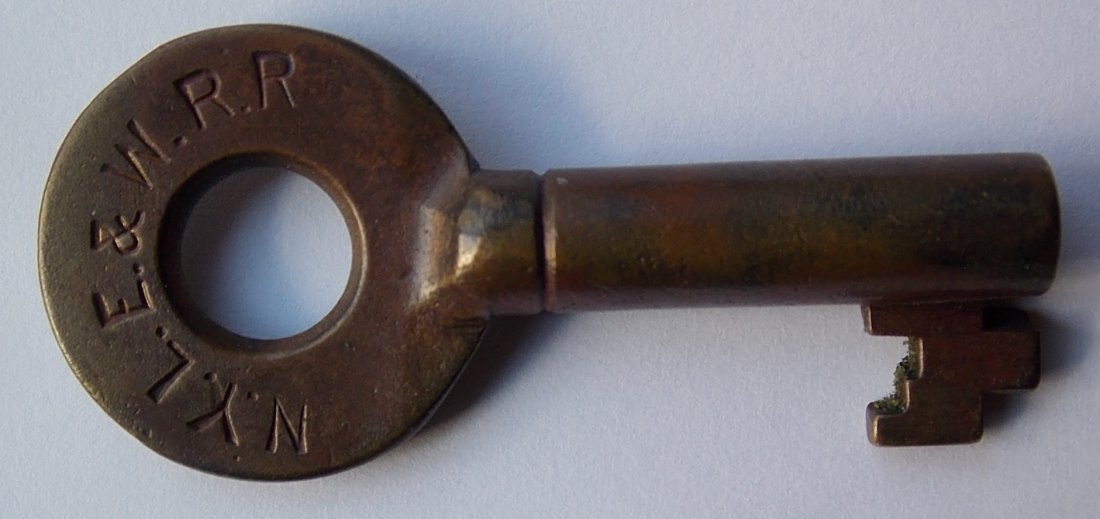 New York Lake Erie & Western Brass Switch Key (1 of 3)