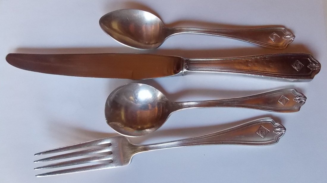 Erie Railroad Dining Car Silver (4) (1 of 3)