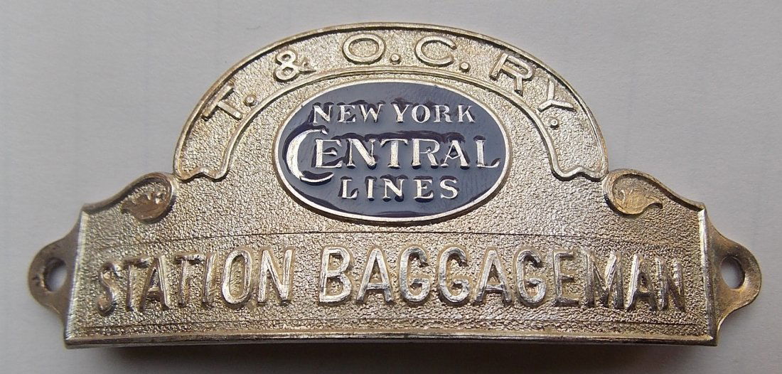 Toledo & Ohio Central Sta. Baggageman Hat Badge (1 of 2)