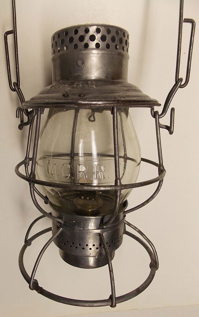 MC RR Reliable Railroad Lantern Cast Globe (1 of 8)