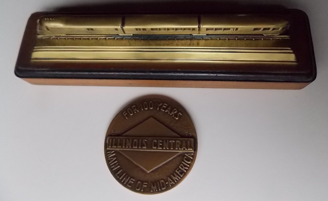 2 Metal Advertising Paperweights CB&Q IC (1 of 3)