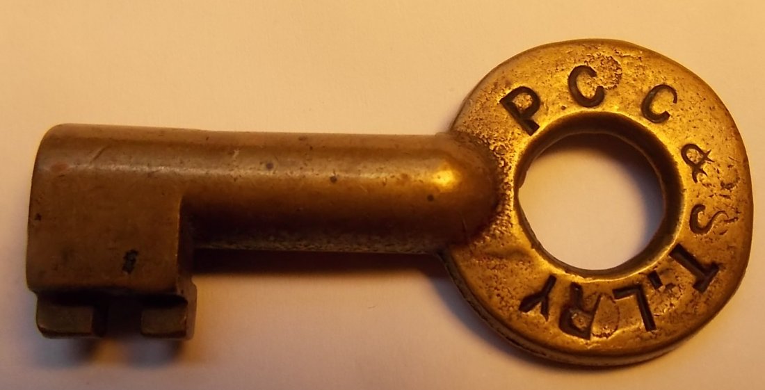 Pittsburg C.C.& St.L Brass Switch Key (1 of 2)