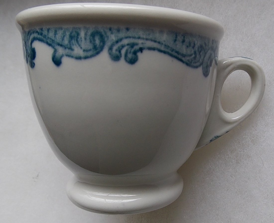 Union Pacific "Harriman Blue" Chocolate Mug (1 of 4)