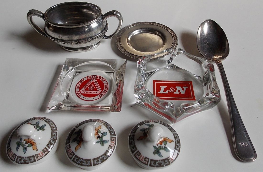 Group of 8 Dining Car Items (1 of 3)