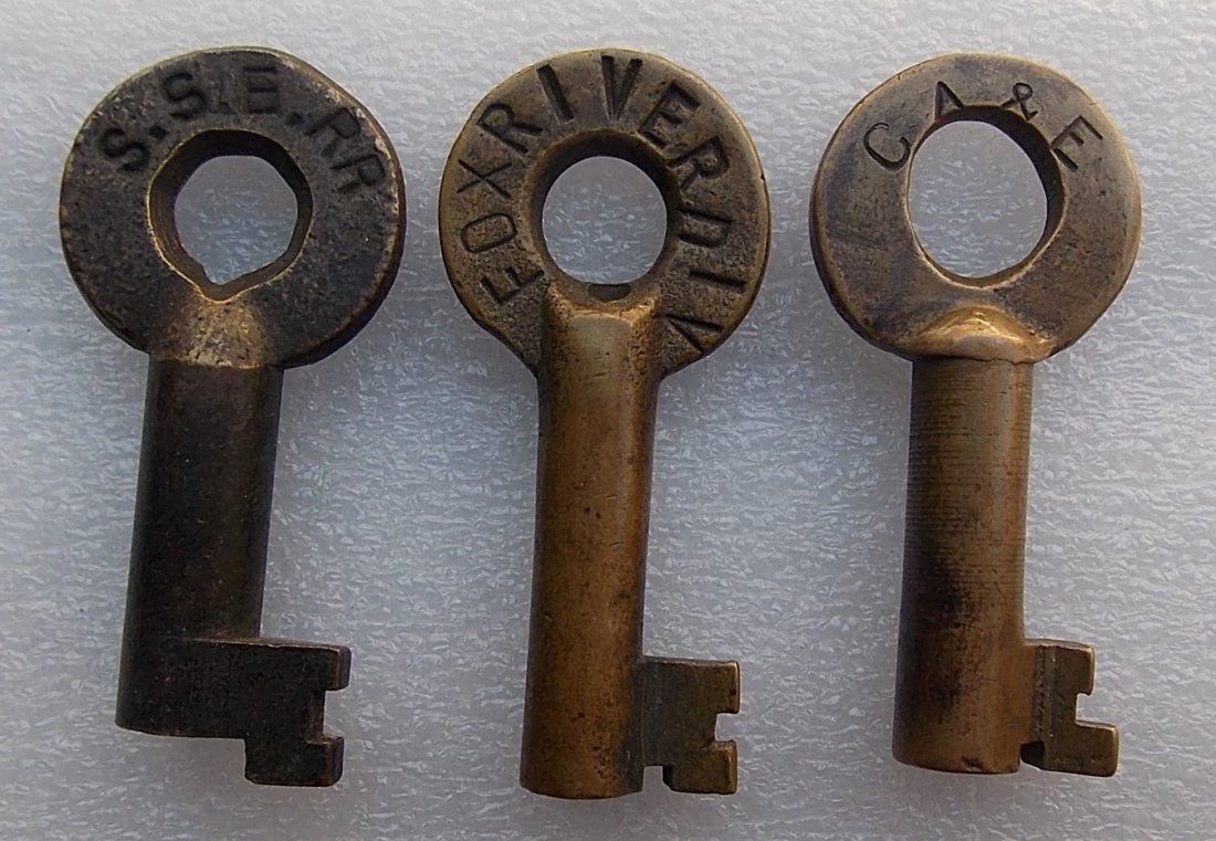 3 Brass Switch Key SSE, Fox River Div, C&AE (1 of 2)