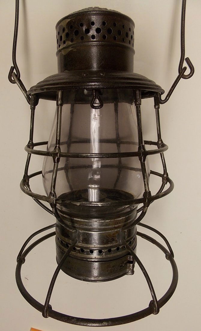 CNRR 6" Railroad Lantern A&W Twist Off Pot Canada (1 of 6)