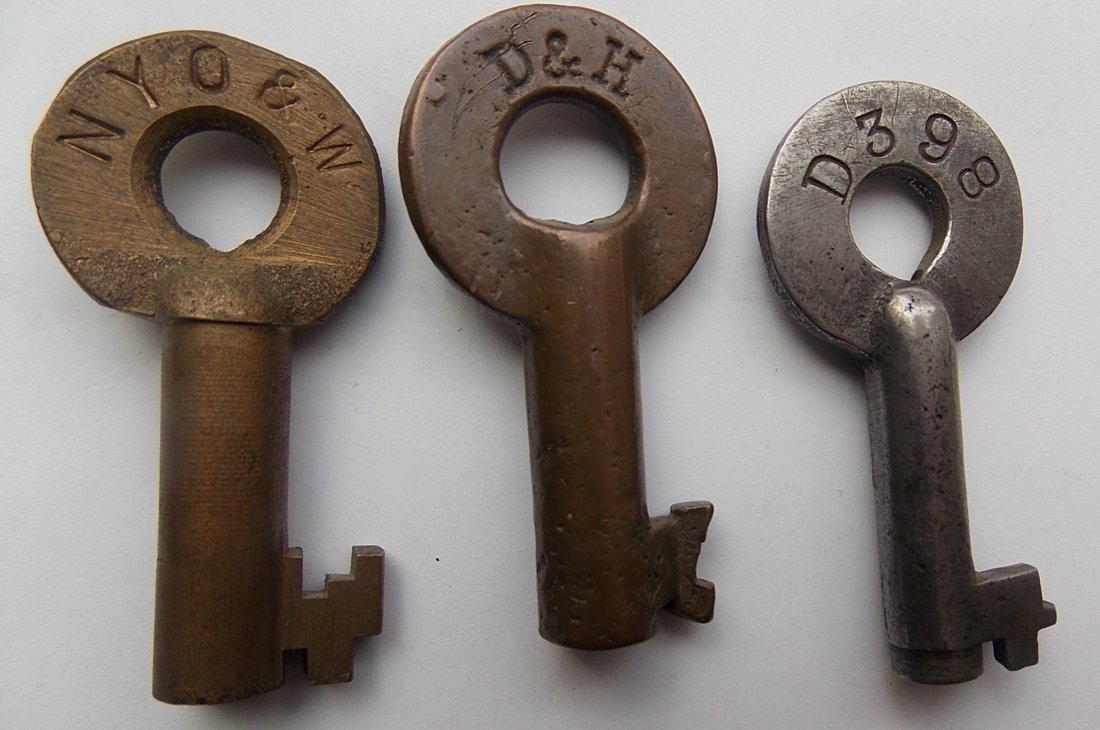 3 Railroad Switch Keys: NYO&W, D&H, NH (1 of 2)