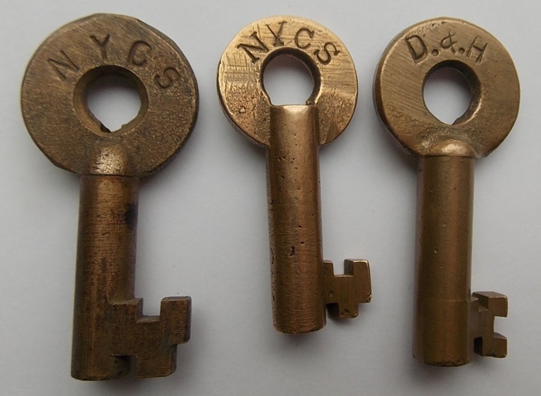 3 Brass Switch Keys: NYCS, D&H (1 of 2)