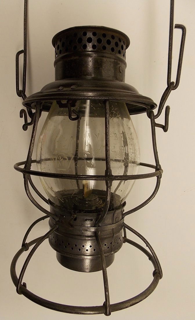 Adlake Reliable Pennsylvania Railroad Lantern (1 of 7)