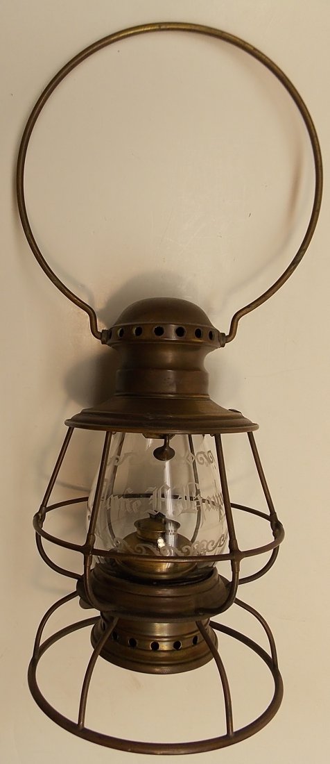 R. E. Dietz #8 Conductor Lantern Presentation Globe (1 of 10)