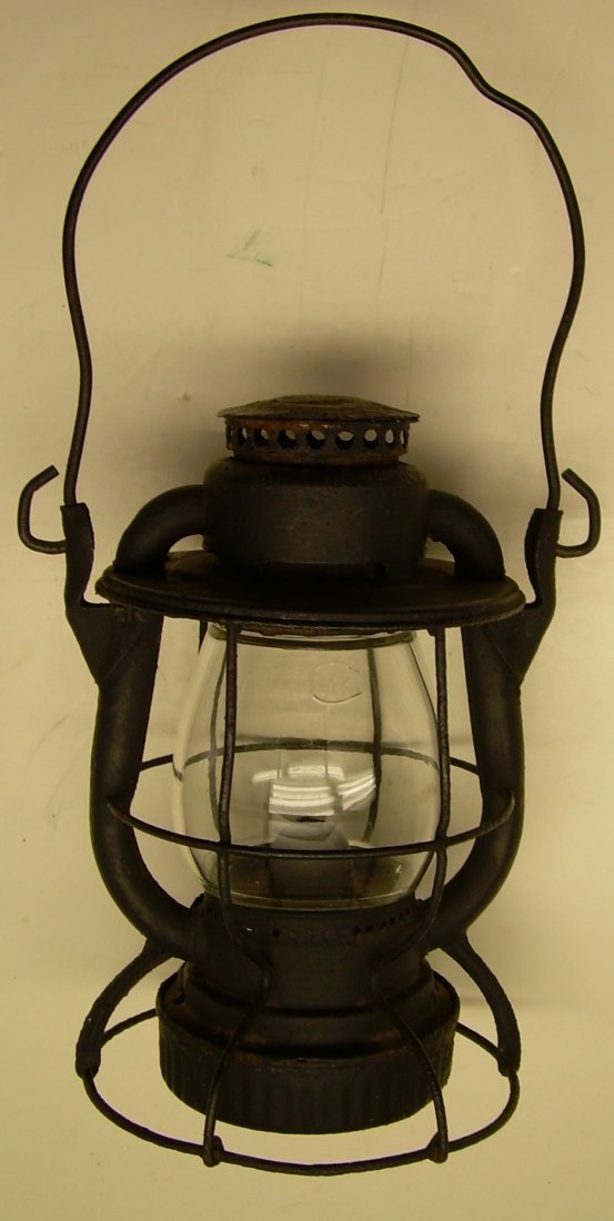 Lackawanna Dietz Railroad Lantern (1 of 3)