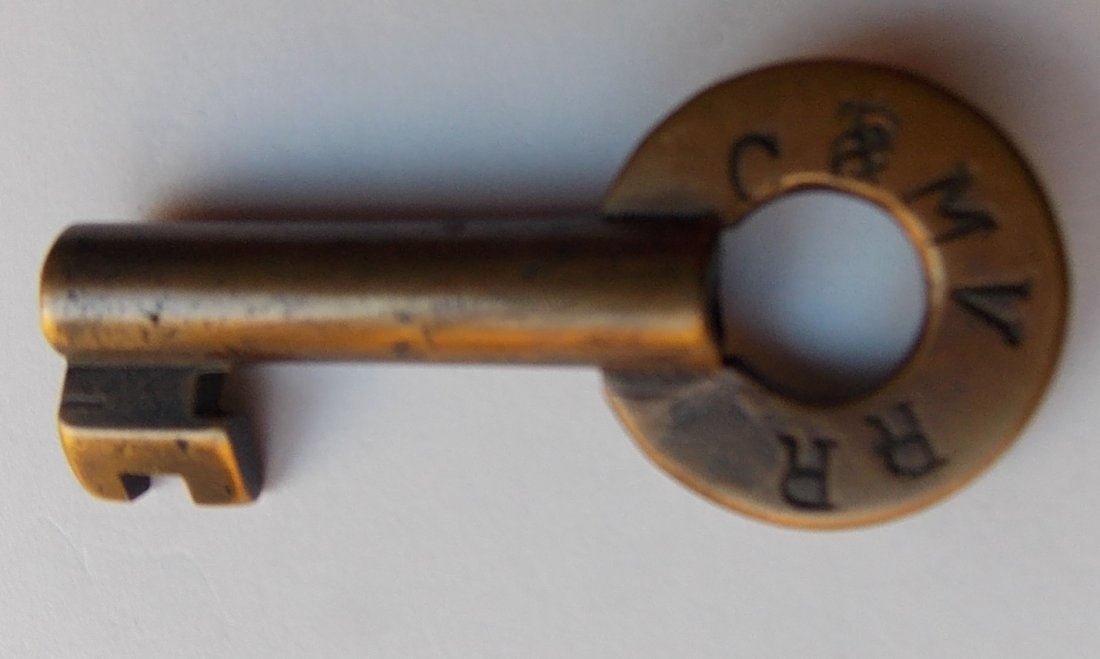 Cincinnati & Muskegum Valley Railroad Switch Key (1 of 2)