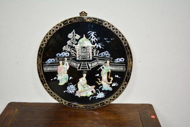 Round Abalone shell Art piece: Black round art piece with abalone shell pieces making image