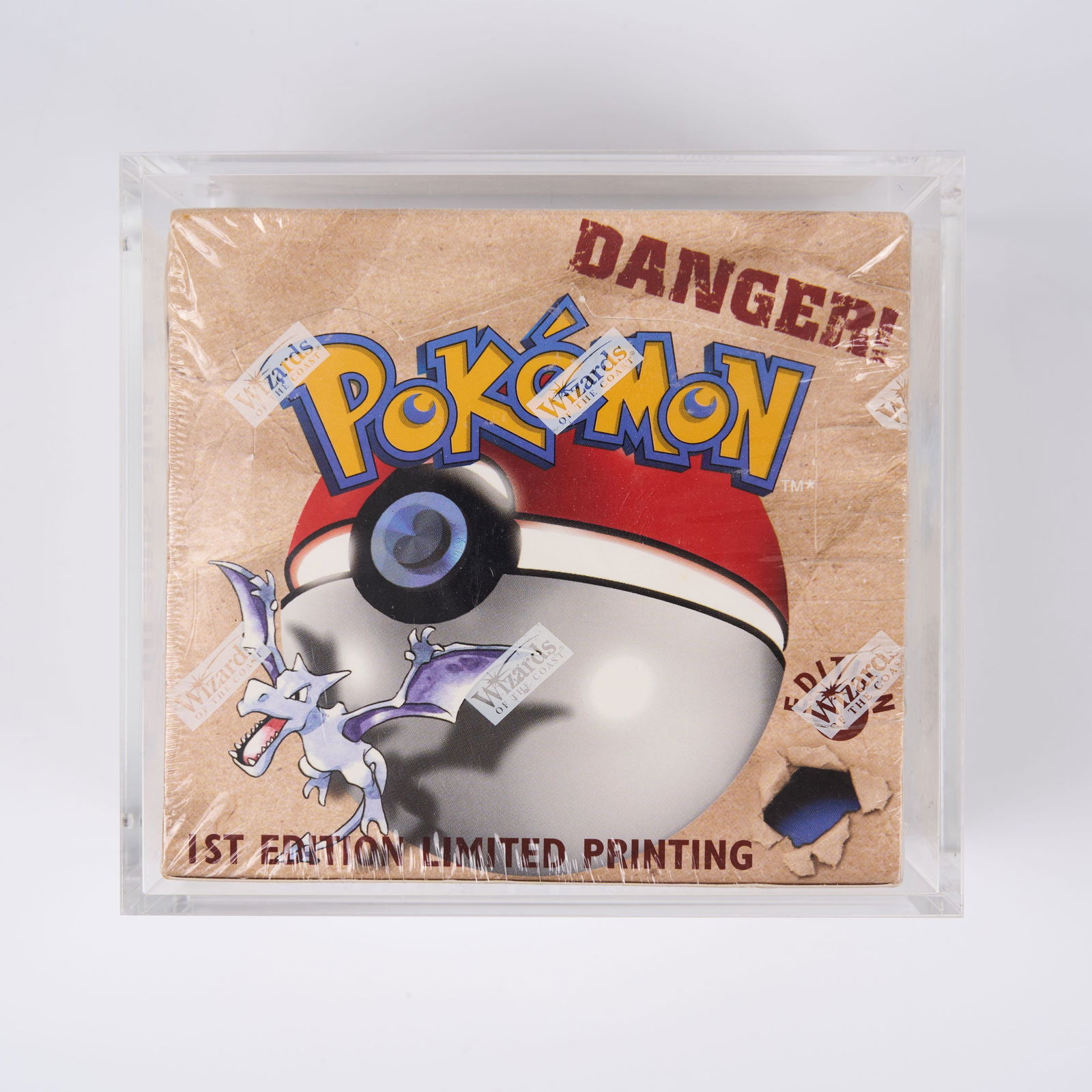 Pokemon 1st Edition Fossil Sealed Booster Box 1999: Released in October 1999 the Fossil expansion was the third Pokemon TCG set. This 1st Edition booster box contains 36 booster packs, each containing 11 cards for a total of 396 cards and is sealed in