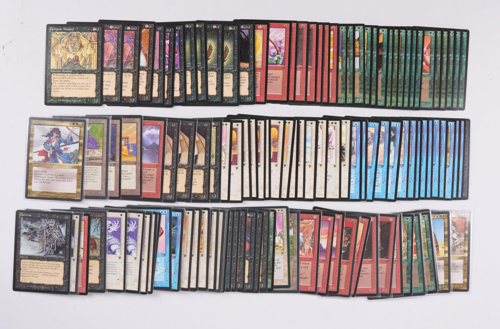 Legends Collection - English, Italian, French: This small collection features a deckbox filled with cards from the Legends expansion, Magic's third set released June 1994.While this collection doesn't contain any of the seriously valuable cards,