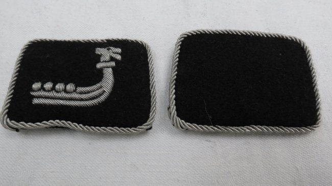 A set of WWII German Officer's collar tabs.: A set of WWII German Officer's collar tabs.