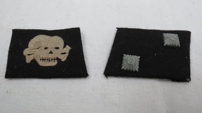 A set of Nazi SS Totenkopf original collar tabs.: A set of Nazi SS Totenkopf original collar tabs.