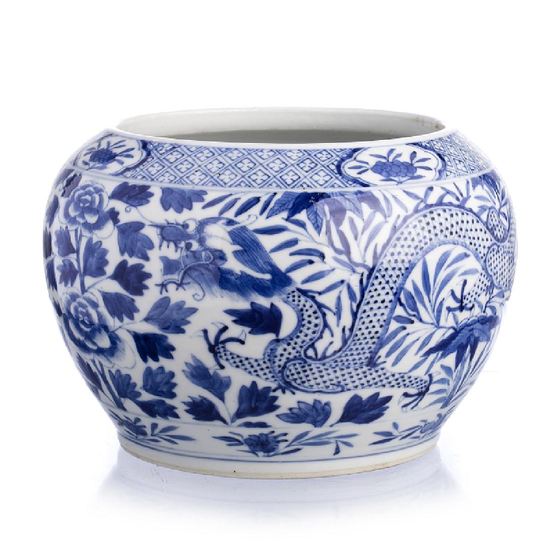 Chinese porcelain dragon cachepot, Guangxu (1 of 1)
