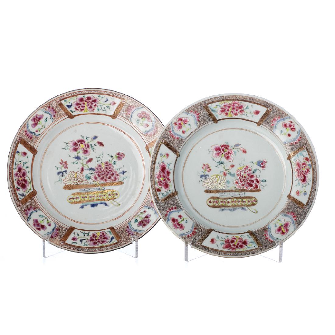 Pair of 'flowered vases' plates in Chinese Porcelain, (1 of 1)