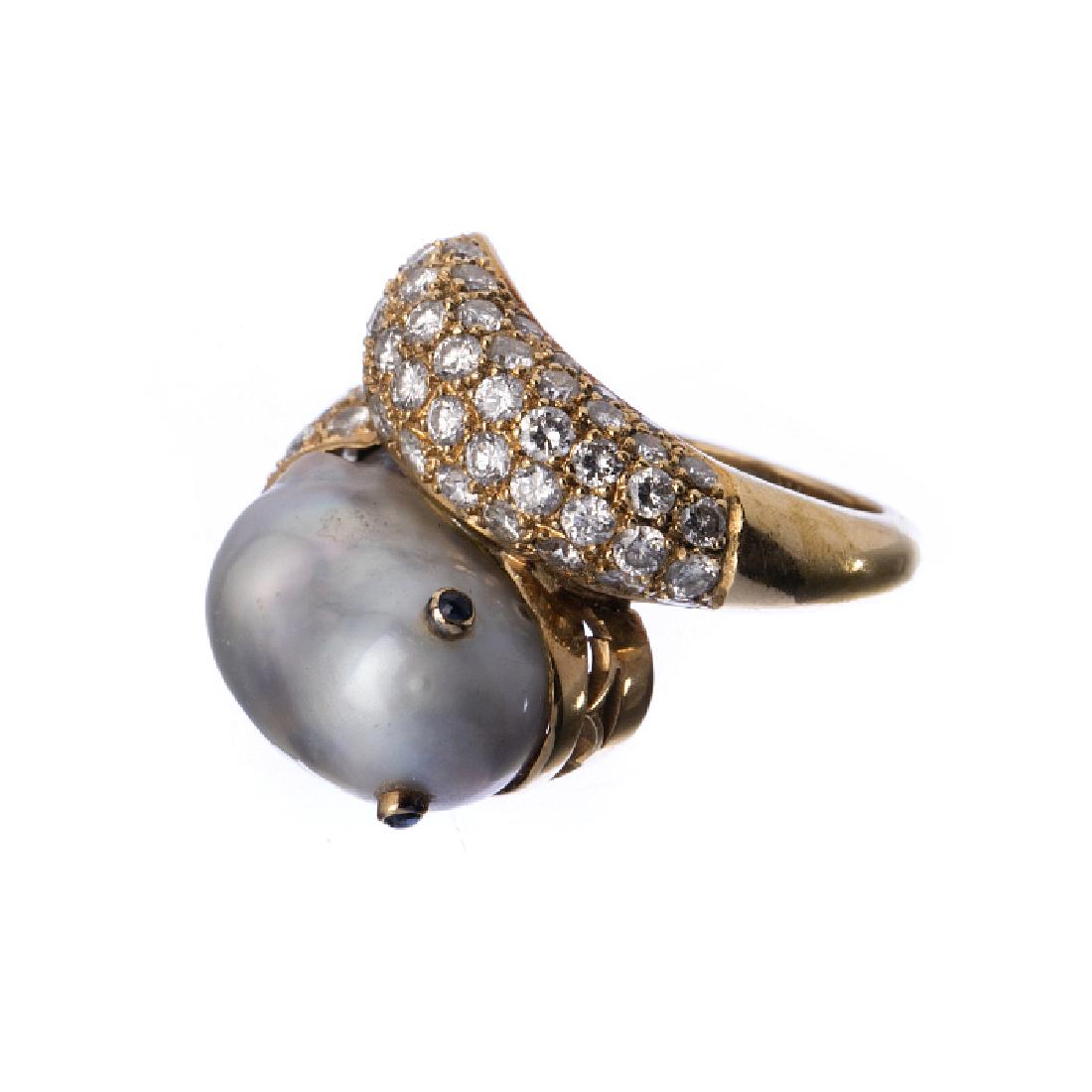 19,2k gold ring with diamonds and a pearl (1 of 1)