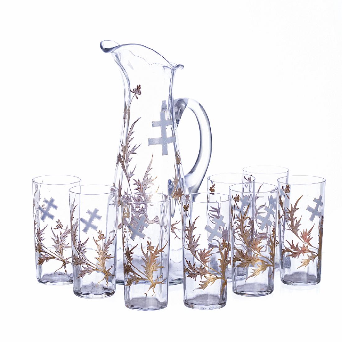 DAUM NANCY ( Attribution) - Croix de Lorraine Set of: France, c. 1890, moulded glass, polychrome decoration in enamels and in gold, depicting thistles and a Cross of Lorraine. Unsigned. Very slight faults on the rims of two glasses. Dim. Of the glasses: