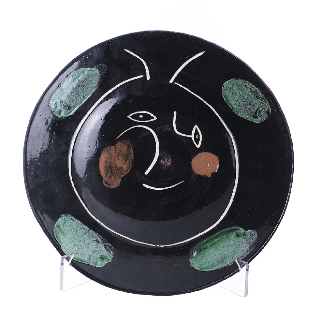 PABLO PICASSO (1881-1973) / MADOURA - Visage Noir plate (1 of 1)