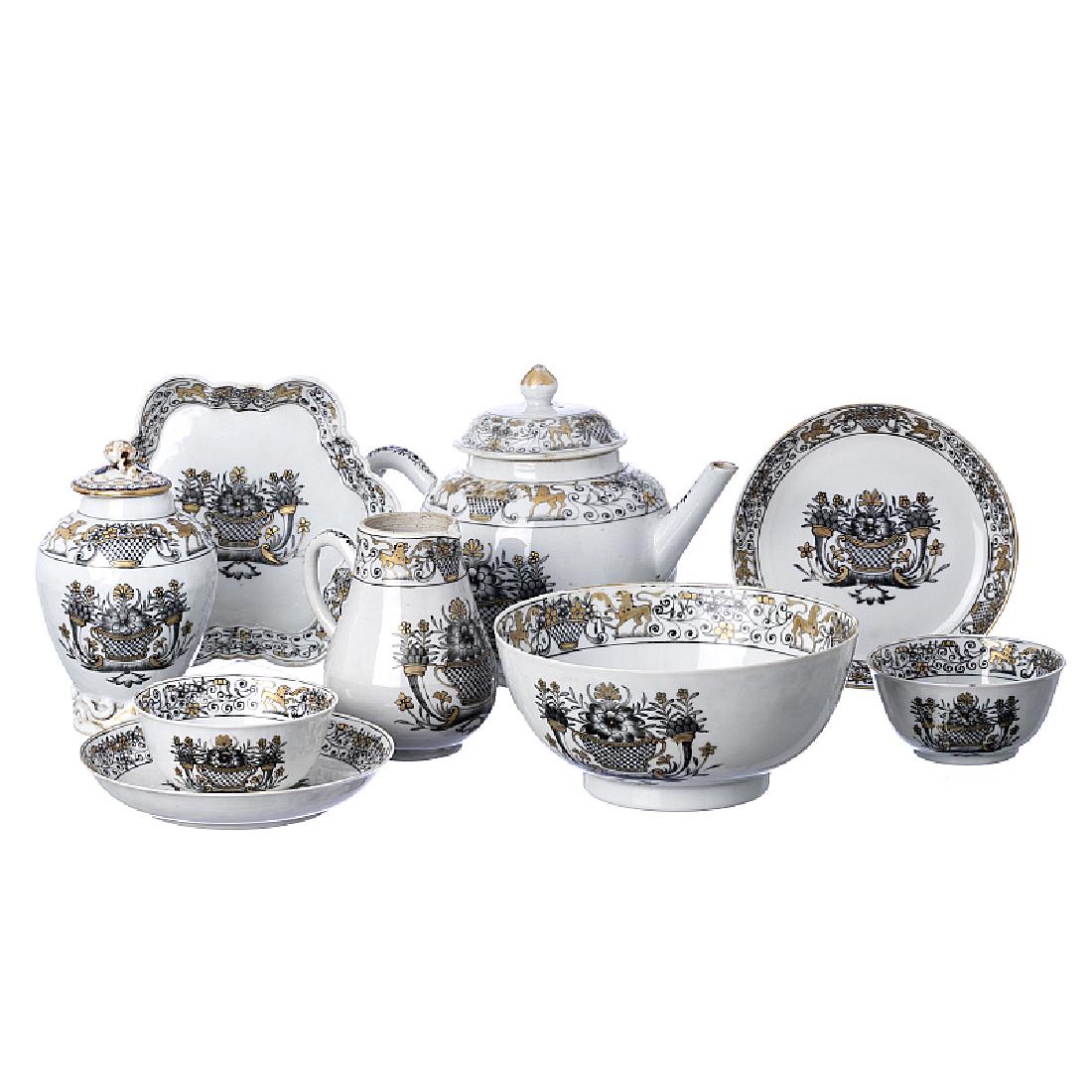 Part of a tea set in Chinese porcelain, Qianlong (1 of 1)