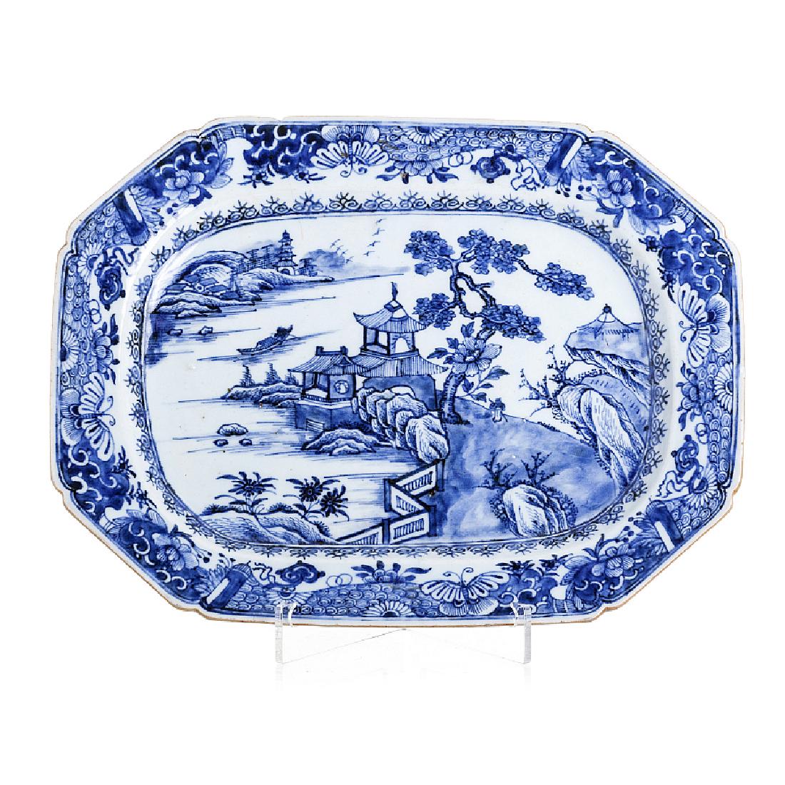 Long plate in Chinese porcelain, Qianlong (1 of 1)