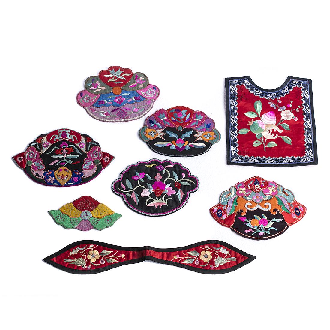 Bib and seven applications in Chinese silk (1 of 1)