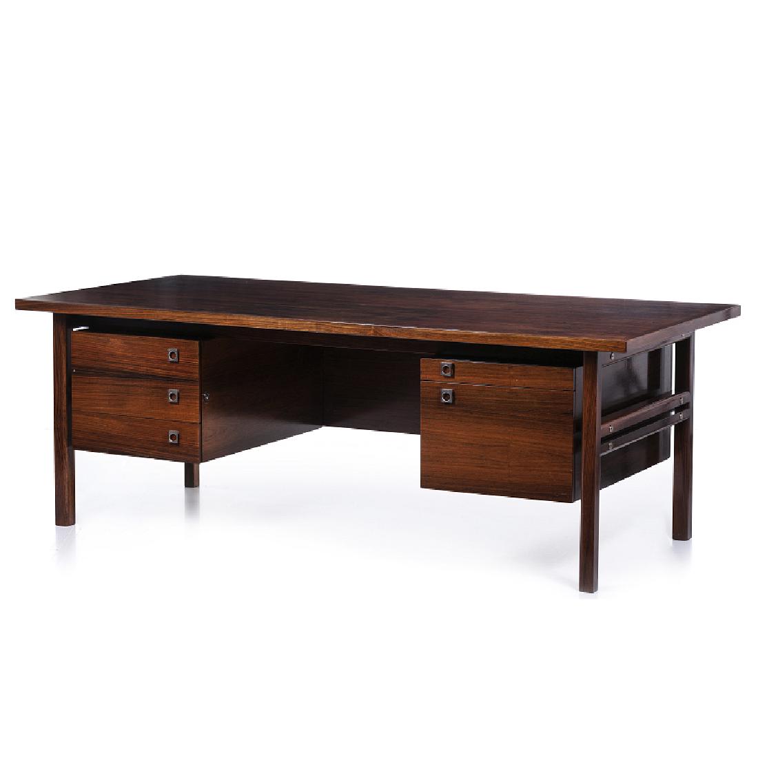 ARNE VODDER (1926-2009) - Desk: Denmark, c.1960, holy-wood with four drawers, and filing drawer. Dim.:72,5x204x95cm.
