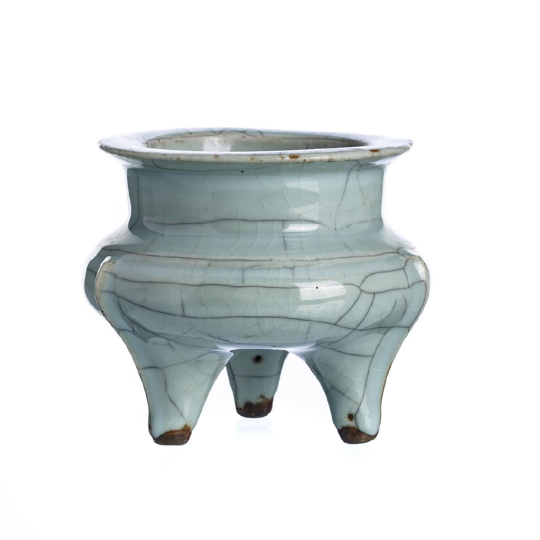 Archaic style censer in Chinese porcelain, Minguo (1 of 1)
