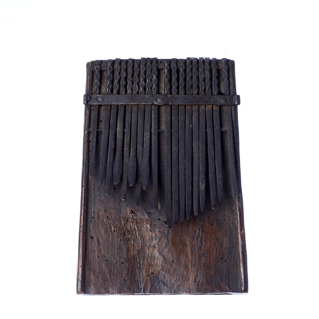 CHOKWE - Sanza / Thumb Piano (1 of 1)