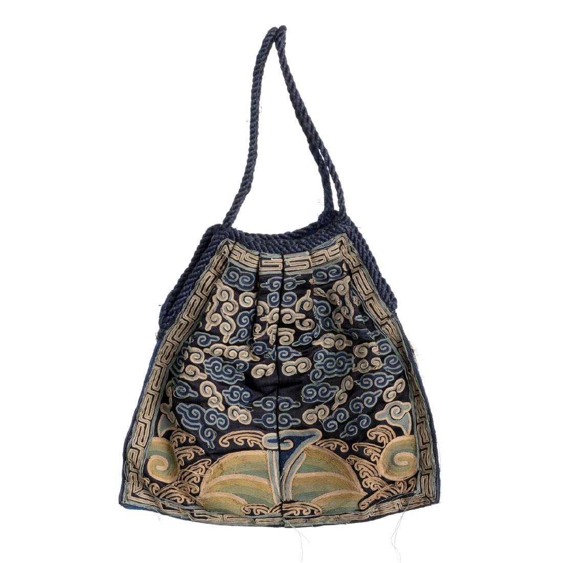 Chinese silk purse (1 of 1)