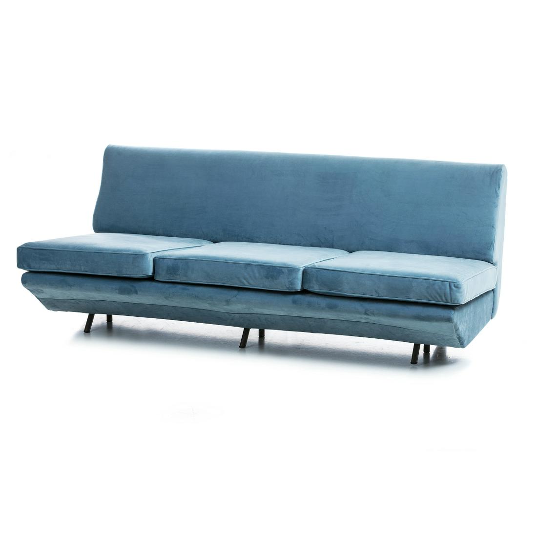 MARCO ZANUSO (1916-2001) - Sleep O Matic Sofa: Italy, c.1950, manufactured by Arflex, three seater Sleep O Matic sofa upholstered in velvet. Dim .: 74x192x90cm.