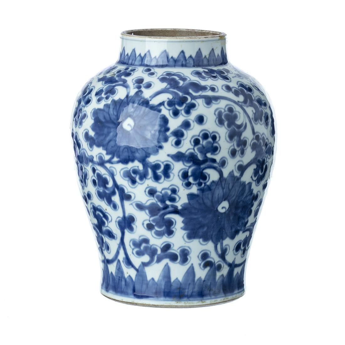 Blue Pot in Chinese Porcelain , Kangxi (1 of 1)