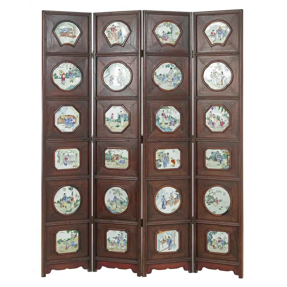 Screen with Chinese porcelain plaques (1 of 1)
