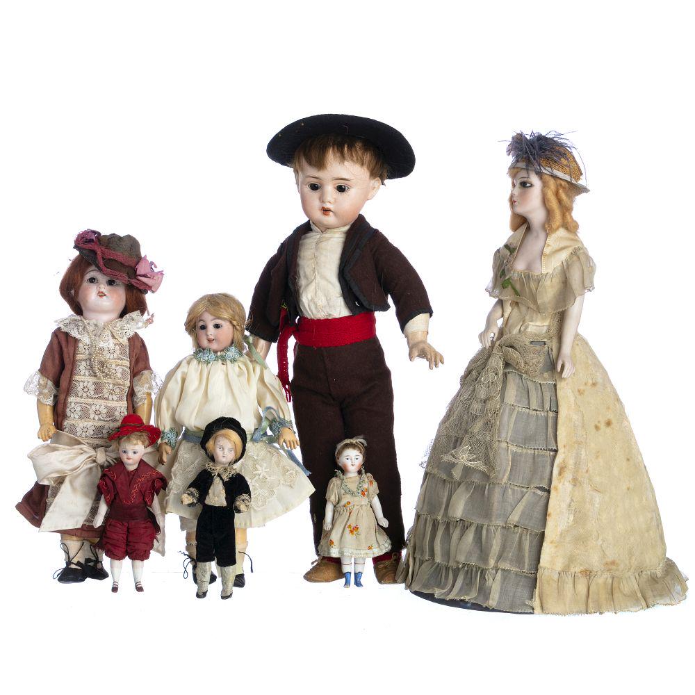 Set of seven biscuit dolls (1 of 1)