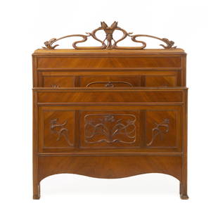 FRENCH WORK, c.1900 - Art Nouveau bed: France, c.1900, in carved mahogany and other woods, relief decoration with floral motifs. Signs of use and defects. Dim.:163x140cm.