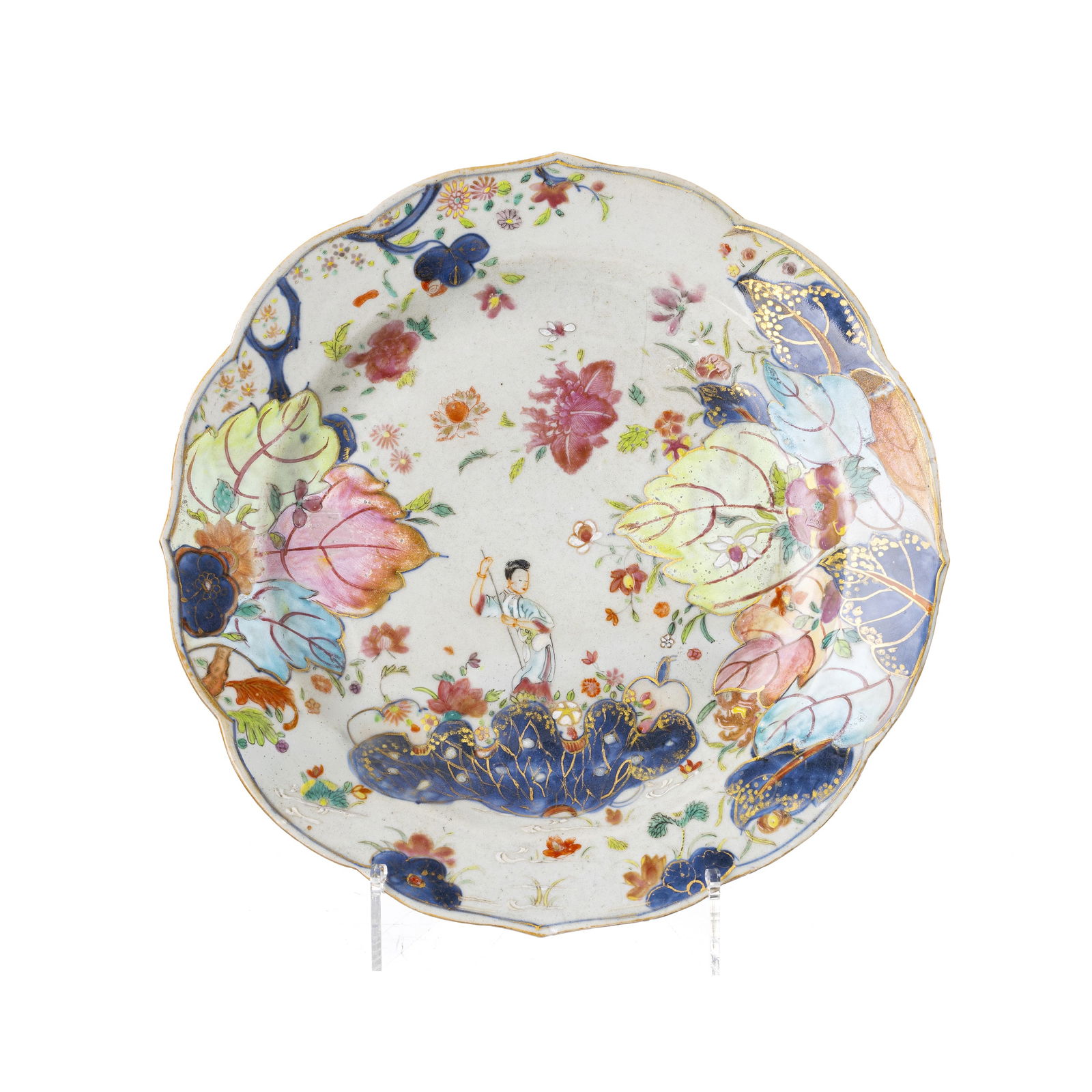 Chinese porcelain 'tobacco leaf' figural plate, Qianlong (1 of 1)