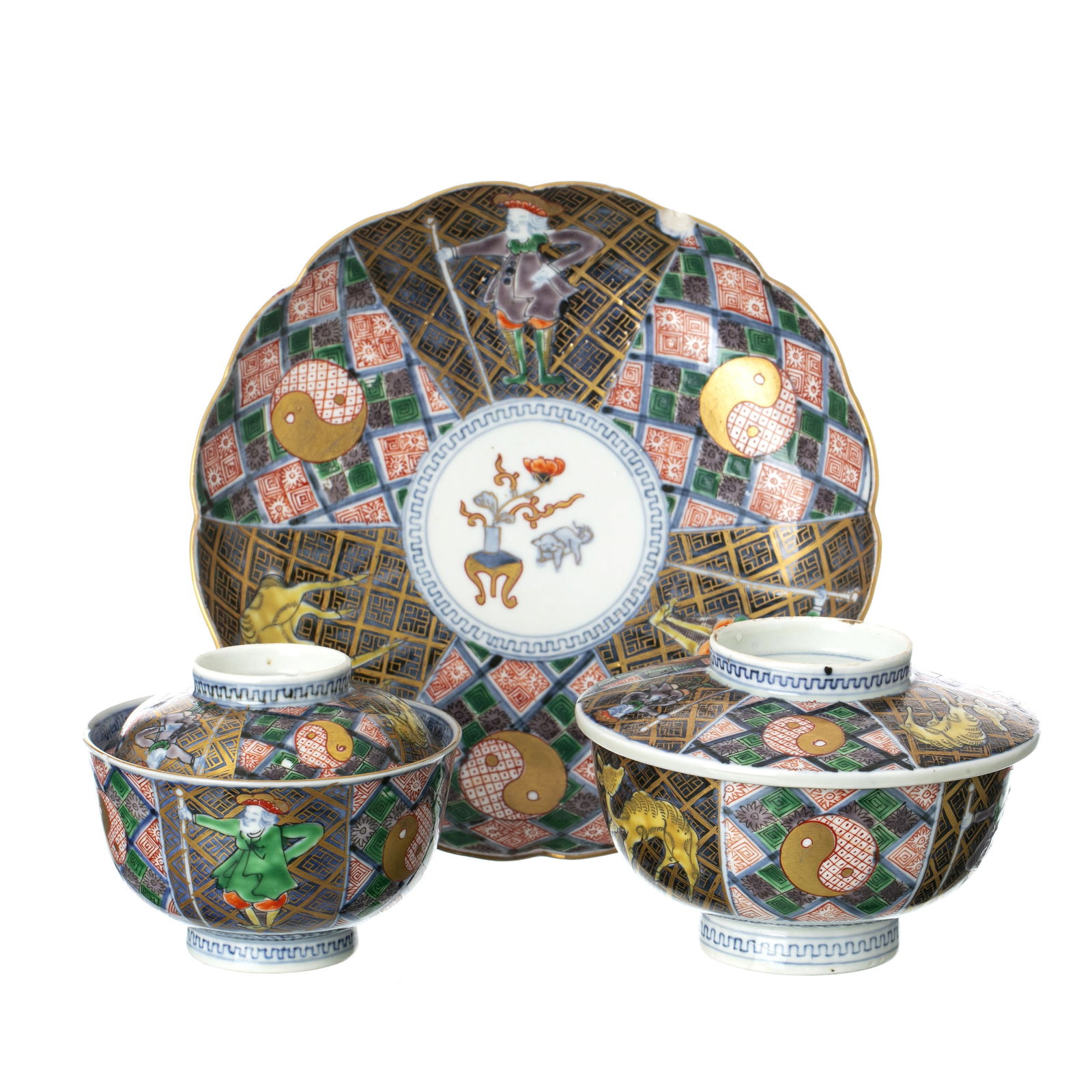 Japanese porcelain Namban plate and two covered bowls (1 of 1)