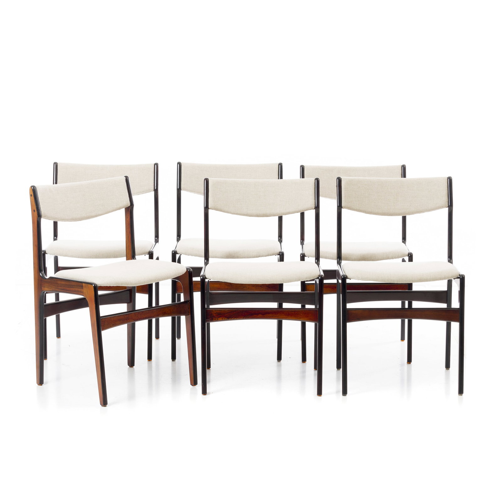 ERIK BUCH (1923-1982) - Six rosewood chairs: Denmark, c.1970, made by Anderstrup Mobelfabrik, in rosewood, re-upholstered in light gray fabric. Signs of use. Dim.:79x48x49cm.